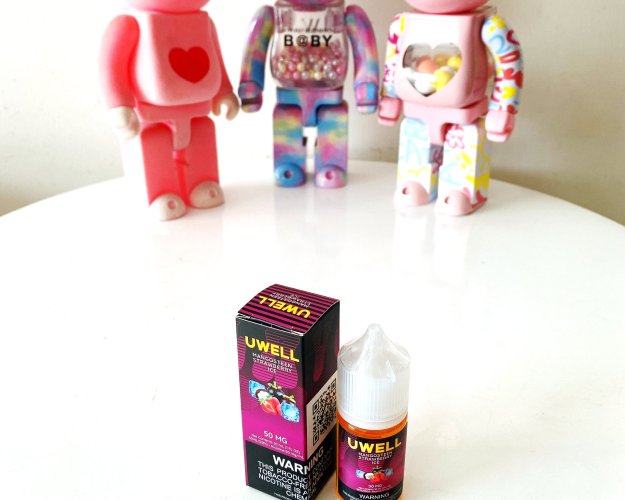 Uwell E-JUICE Saltnic Mangosteen Strawberry Ice (Măng Cụt Dâu Lạnh) 30ml